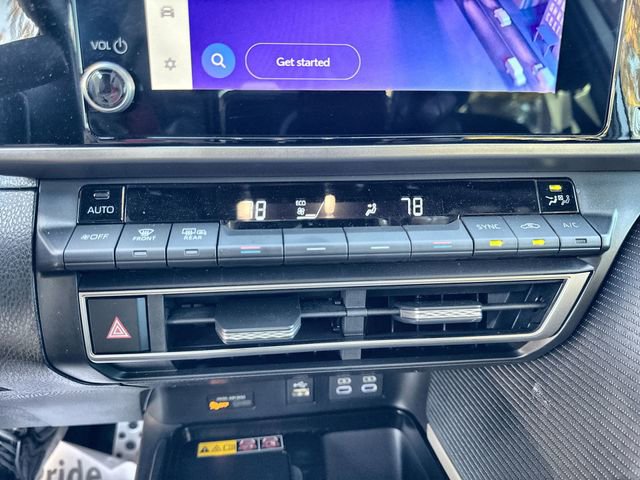 Used 2025 Toyota Camry SE image 27