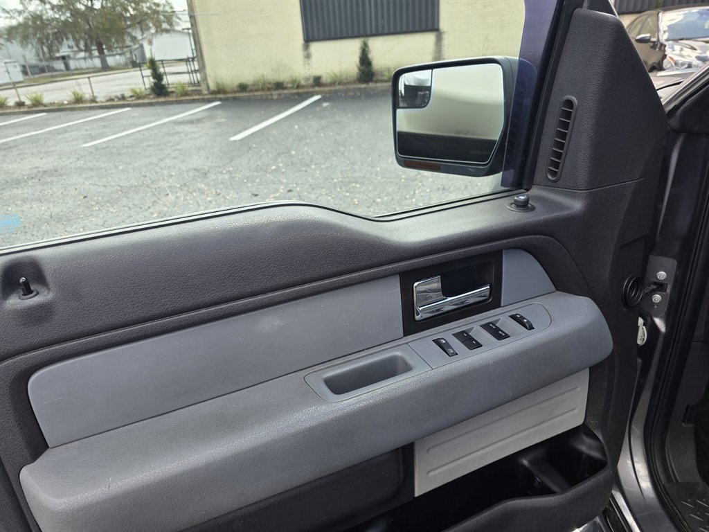 Used 2013 Ford F150 XLT w/ Luxury Equipment Group image 12