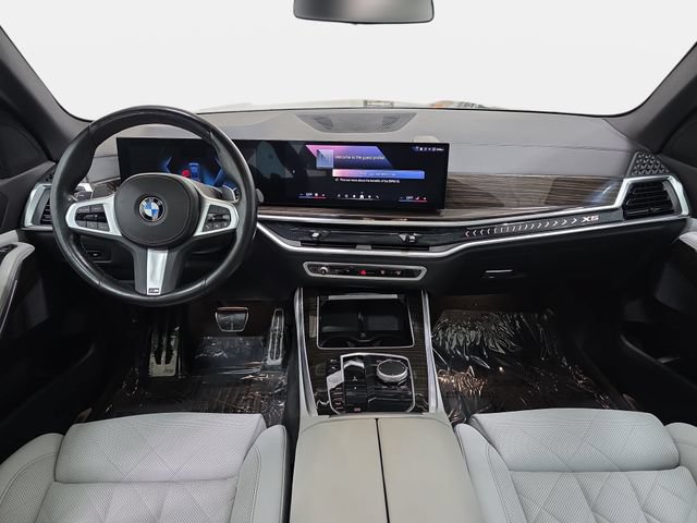 Used 2024 BMW X5 xDrive40i w/ M Sport Package AWD/4WD image 9