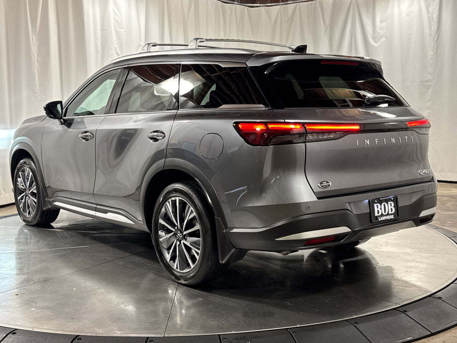 Certified 2026 INFINITI QX60 Luxe w/ Family Package AWD/4WD image 9