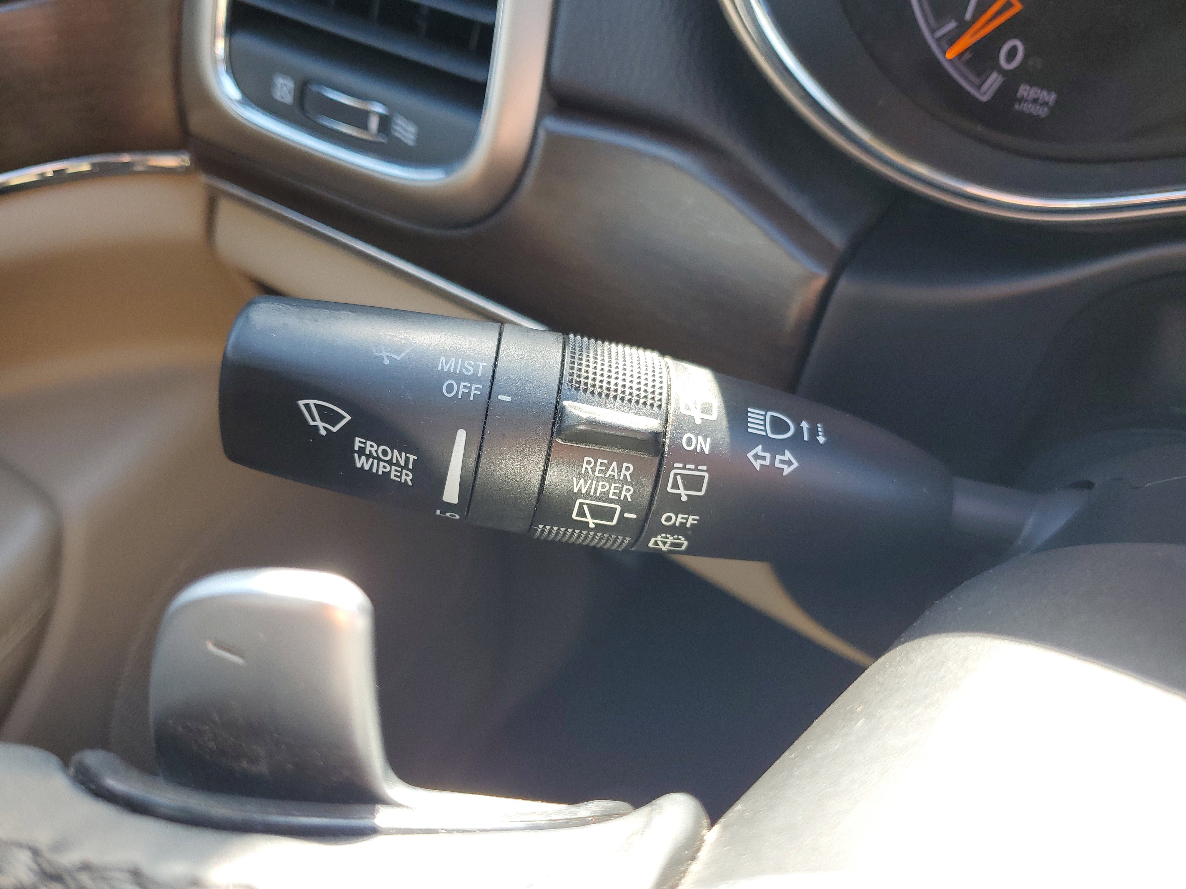 Used 2017 Jeep Grand Cherokee Limited image 33