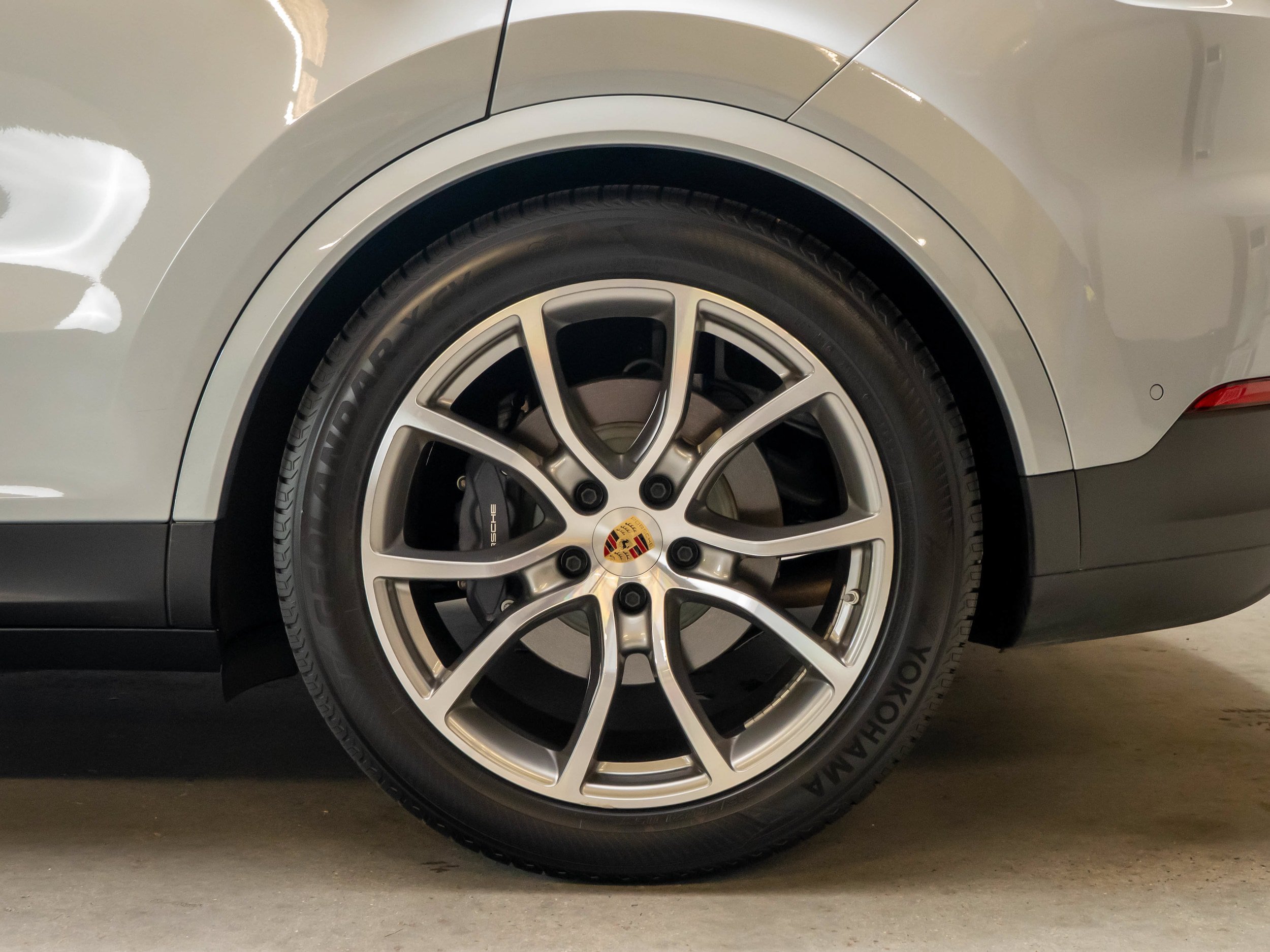 Certified 2024 Porsche Cayenne Coupe AWD/4WD image 16