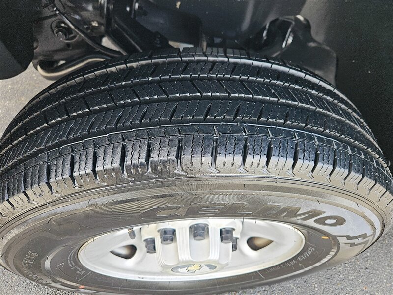 Used 2009 Chevrolet Silverado 2500 W/T RWD image 24