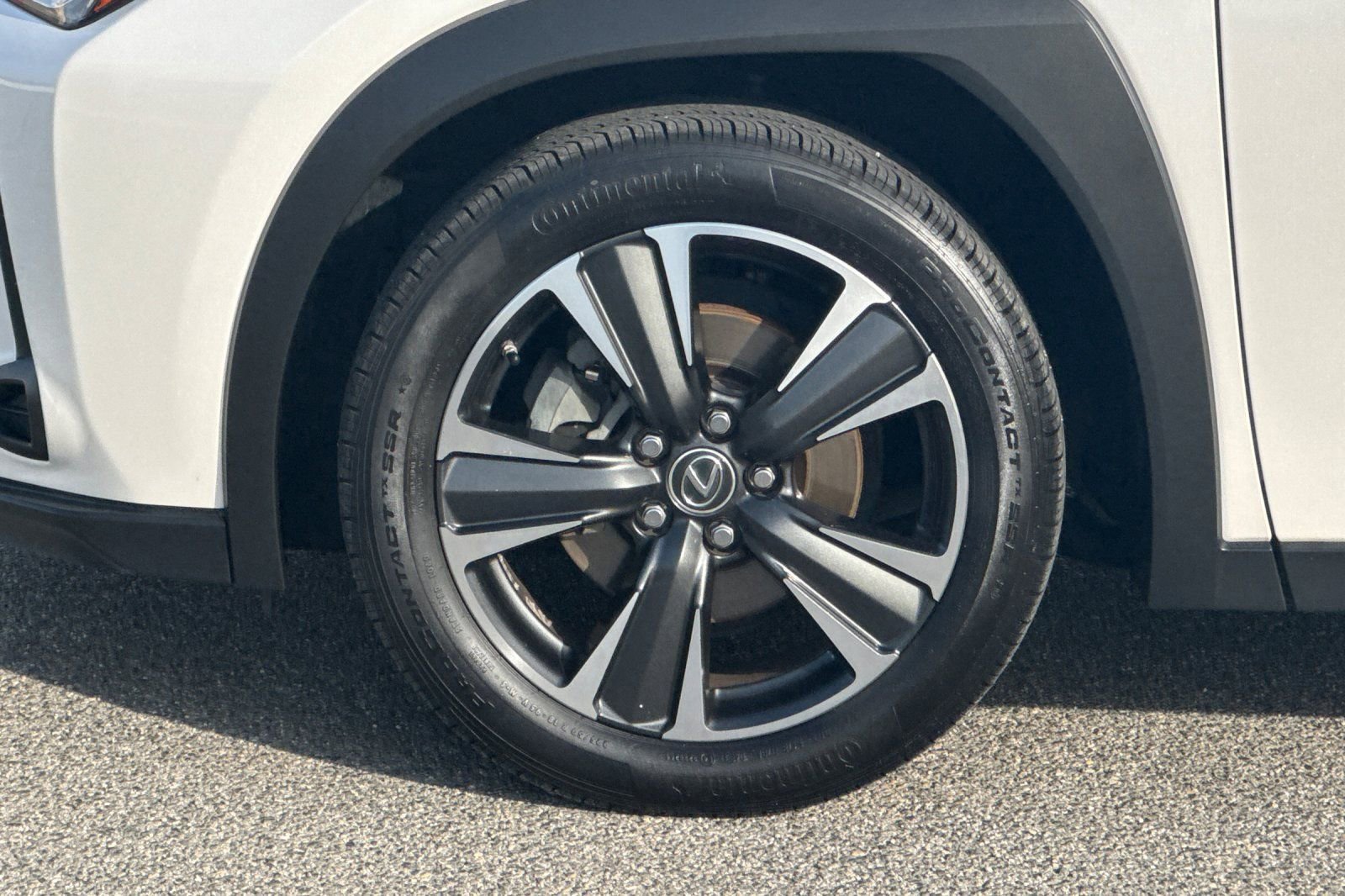 Used 2019 Lexus UX 200 image 24