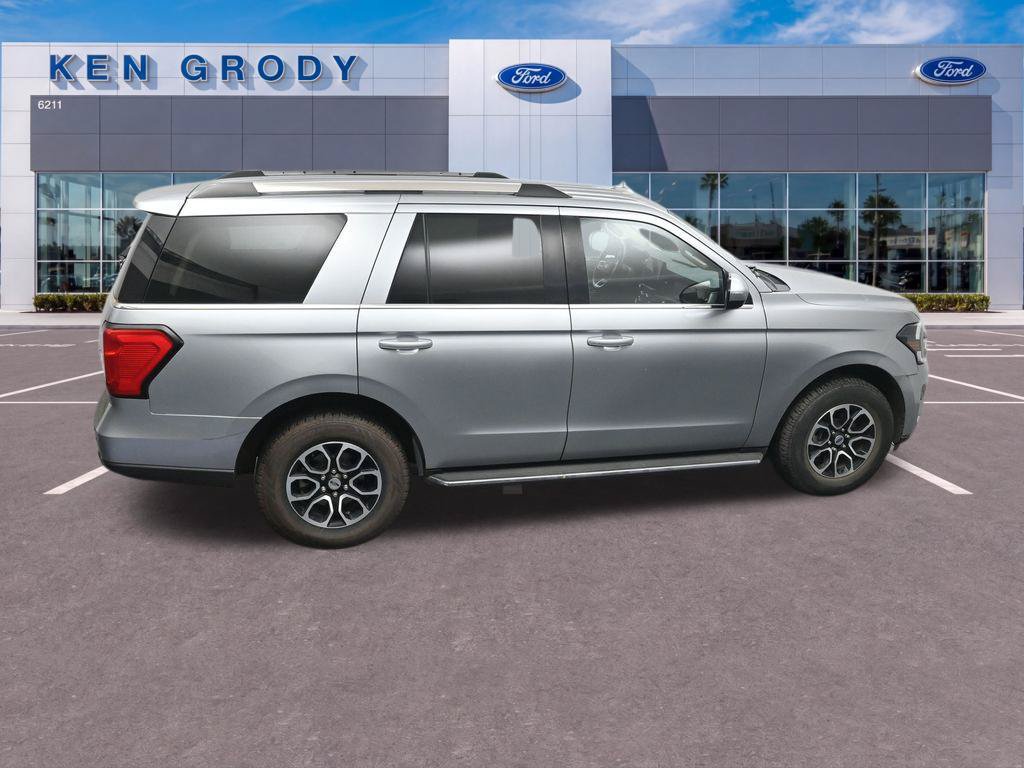 Used 2023 Ford Expedition XLT RWD image 13