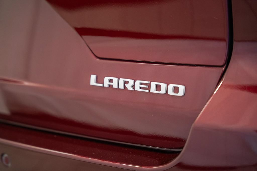 Certified 2024 Jeep Grand Cherokee Laredo w/ Luxury Tech Group I AWD/4WD image 8