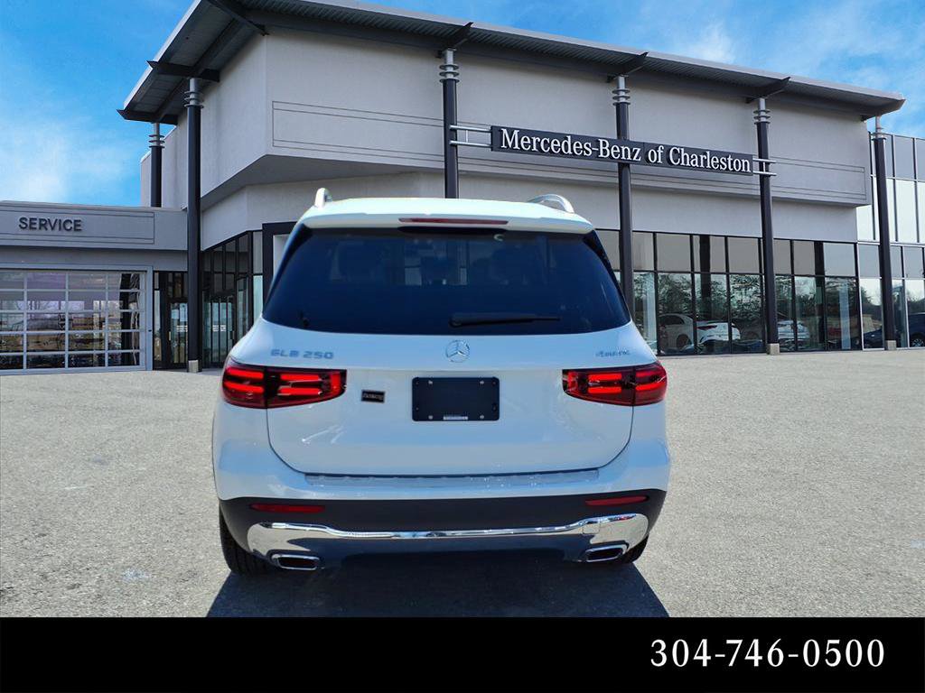 Used 2026 Mercedes-Benz GLB 250 4MATIC image 4