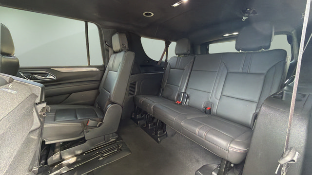 Used 2021 Chevrolet Suburban RST AWD/4WD image 16