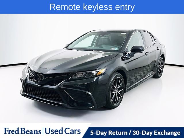 Used 2024 Toyota Camry SE image 3
