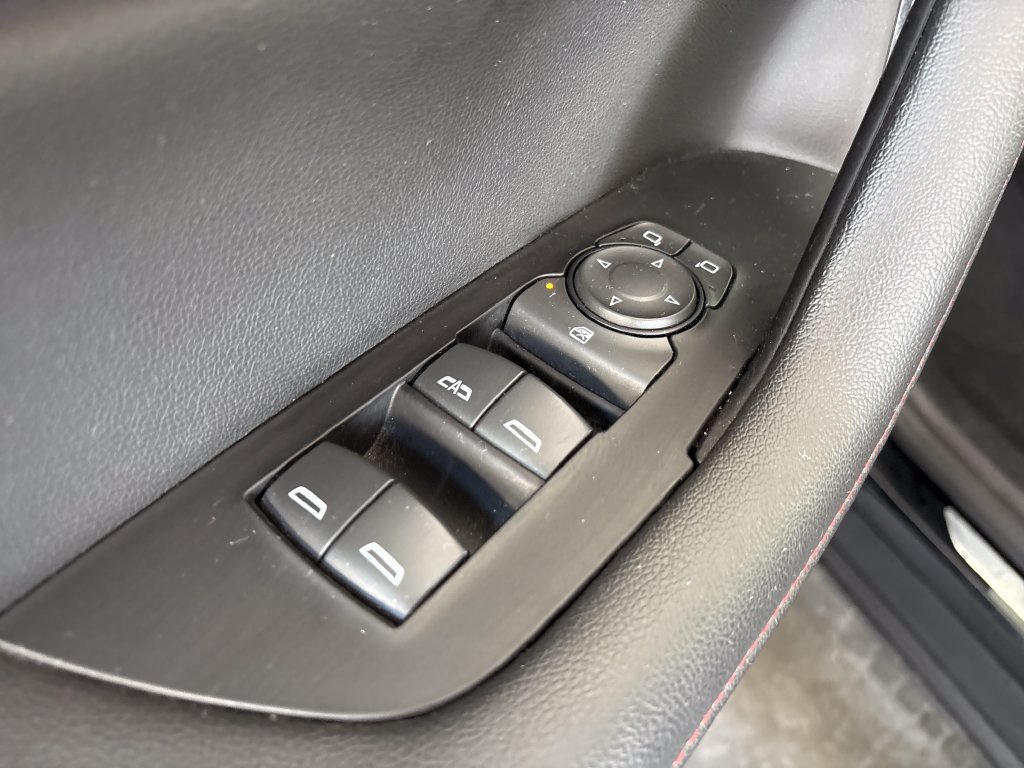 Used 2025 Chevrolet Blazer RS FWD image 14