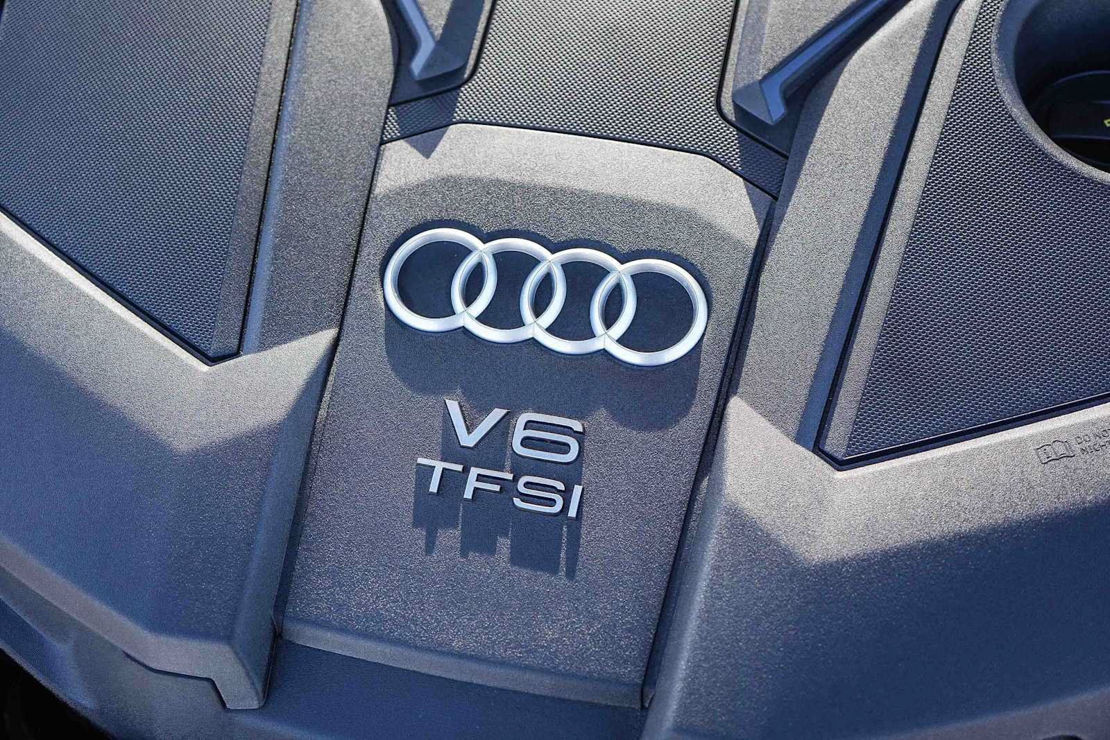 Used 2025 Audi A8 L 3.0T AWD/4WD image 46