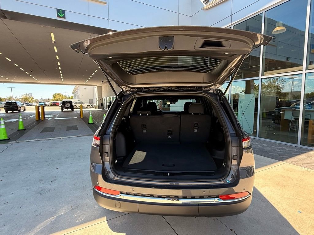 New 2026 Jeep Grand Cherokee Laredo AWD/4WD image 36