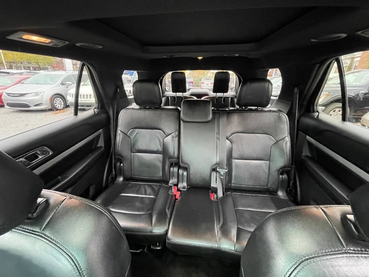 Used 2016 Ford Explorer XLT w/ Equipment Group 202A image 24