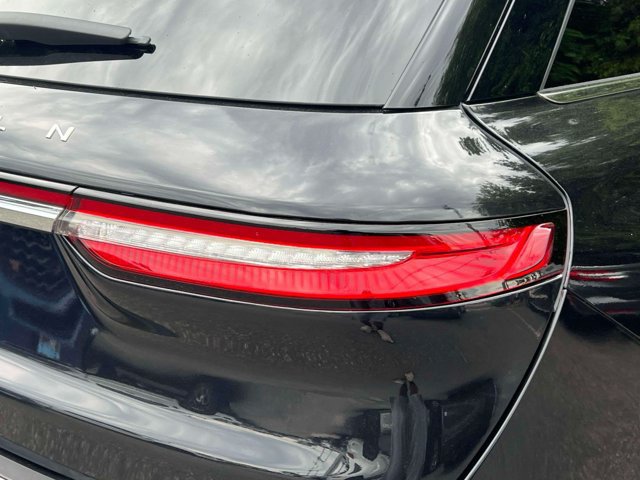 Used 2022 Lincoln Corsair AWD w/ Equipment Group 101A image 10