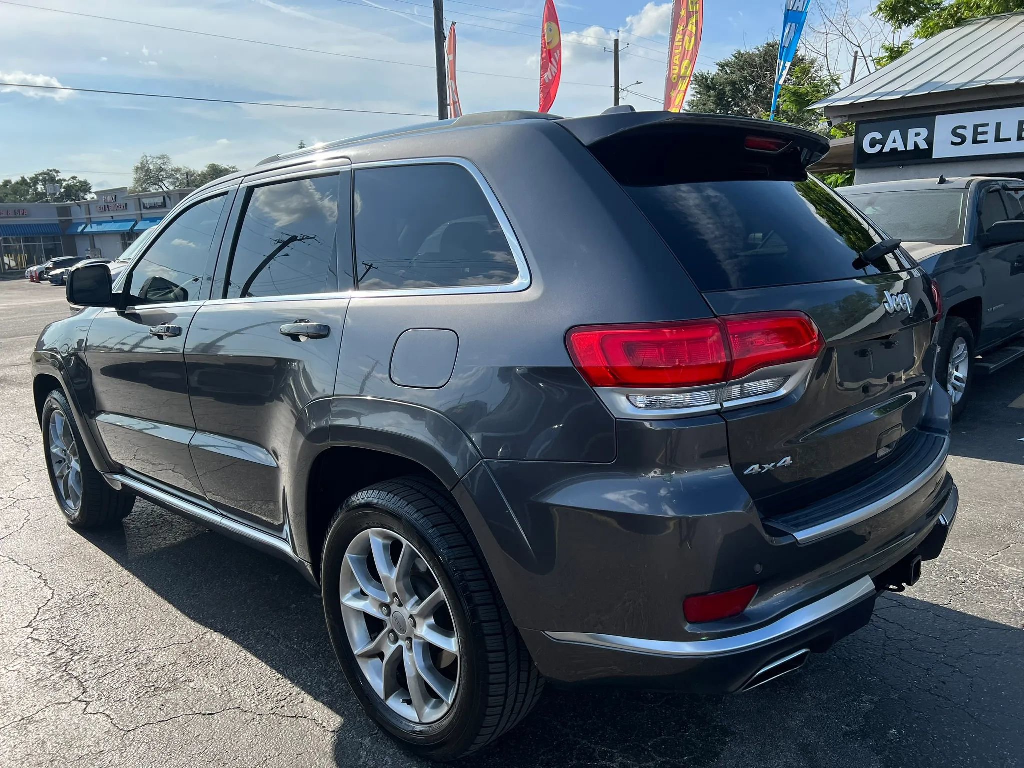Used 2016 Jeep Grand Cherokee Summit w/ Platinum Series Group AWD/4WD image 7