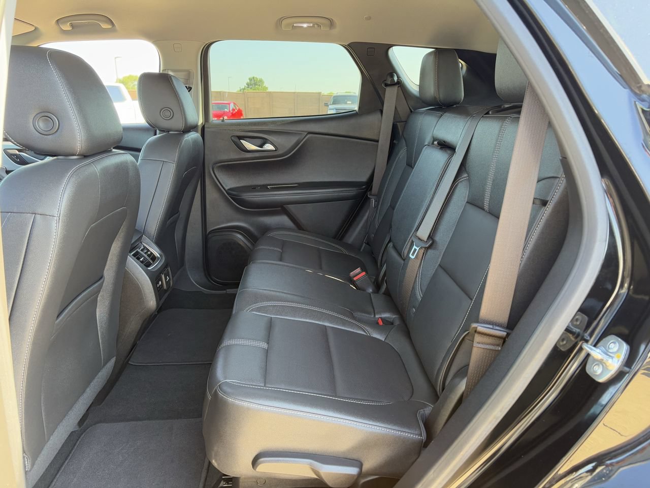 Used 2024 Chevrolet Blazer LT w/ Sound & Technology Package FWD image 29