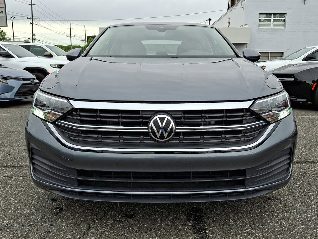 Used 2024 Volkswagen Jetta SE FWD image 5