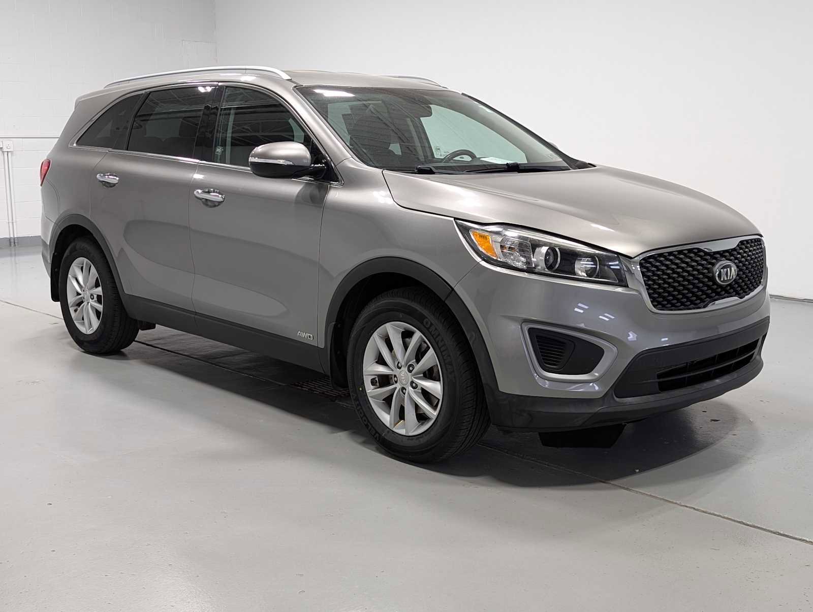 Used 2018 Kia Sorento LX image 6