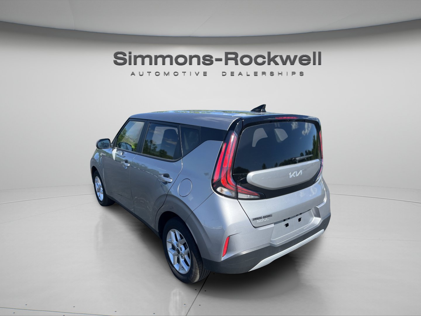 Used 2025 Kia Soul LX w/ LX Technology Package FWD image 3