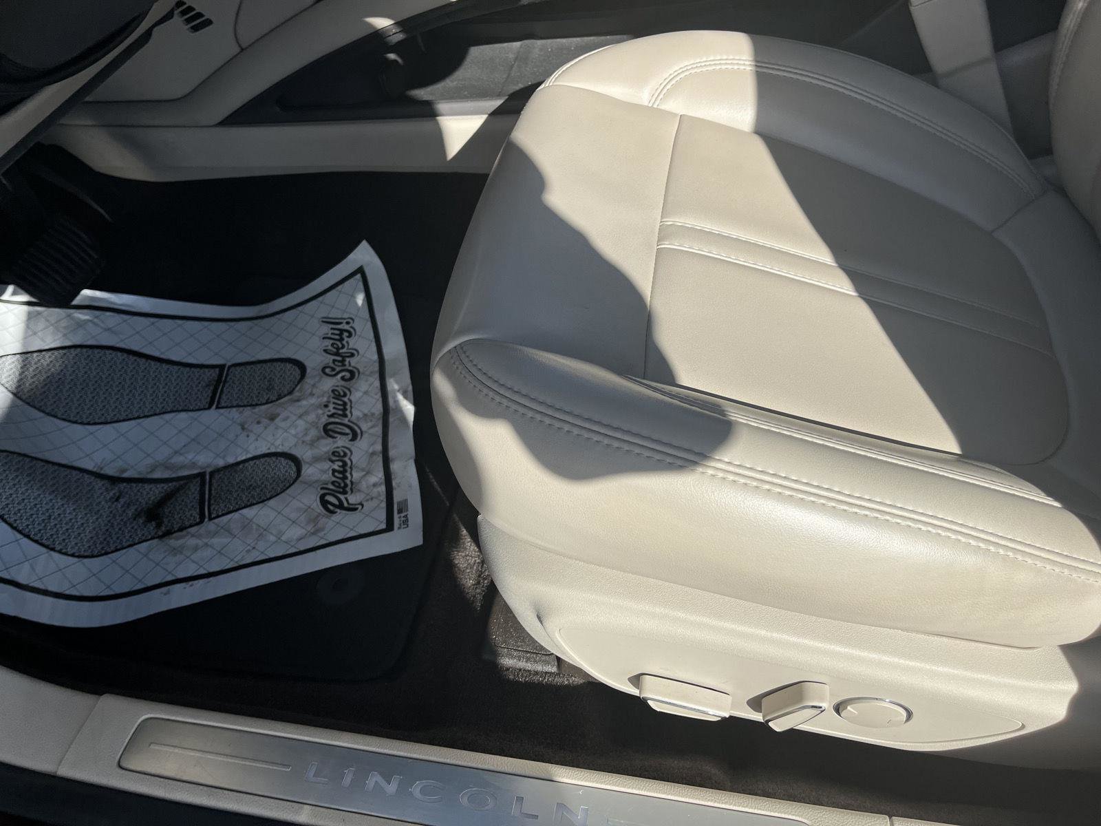 Used 2018 Lincoln MKZ Premiere w/ Magnetic Appearance Package image 12