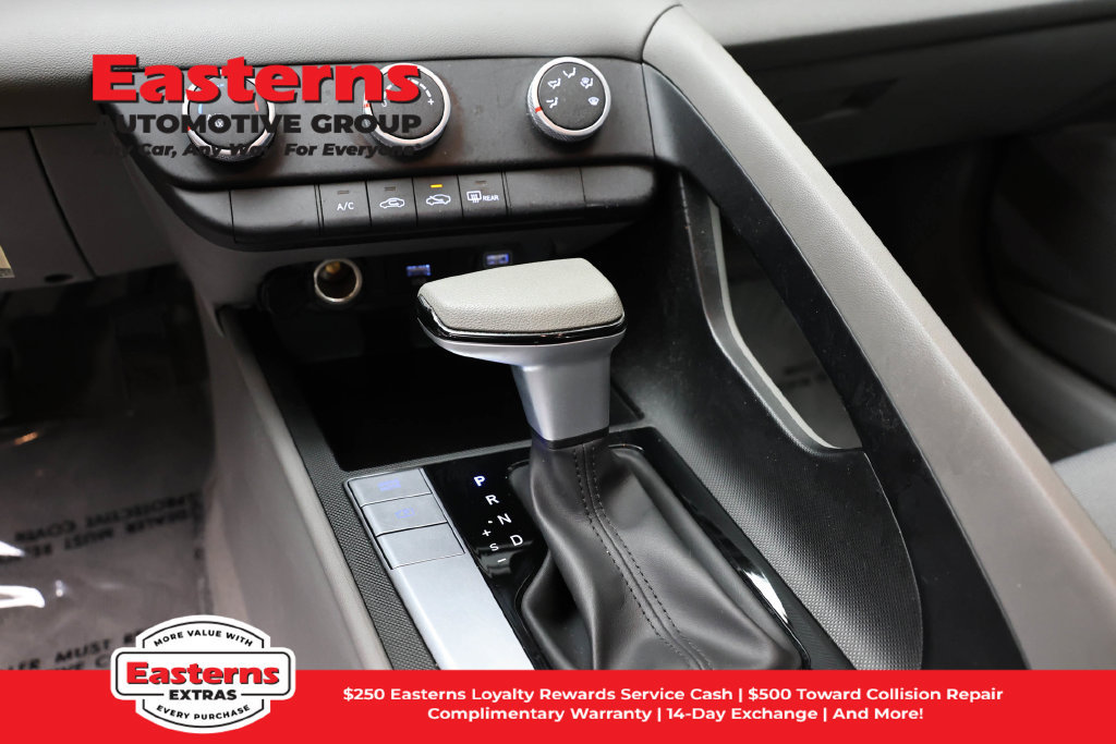 Used 2023 Hyundai Elantra SE w/ Cargo Package FWD image 14