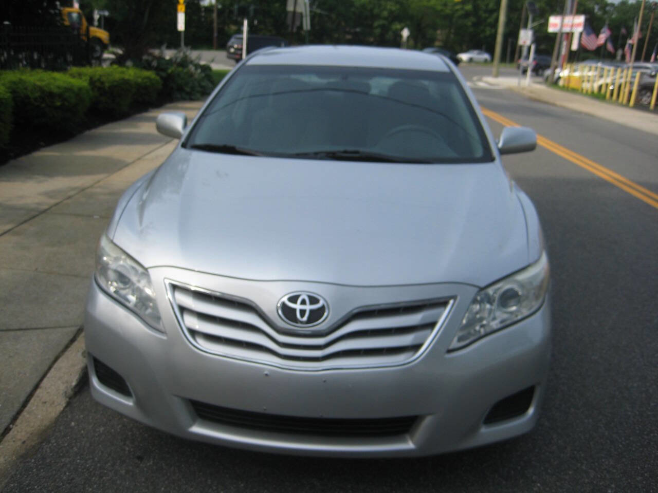 Used 2011 Toyota Camry image 2
