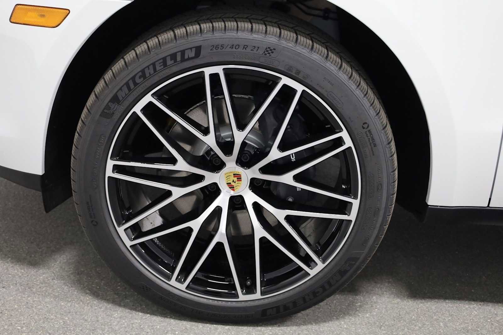 New 2026 Porsche Macan image 40