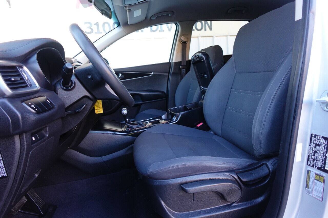 Used 2016 Kia Sorento L FWD image 14