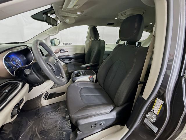 Used 2017 Chrysler Pacifica Touring Plus w/ Tire & Wheel Group image 19