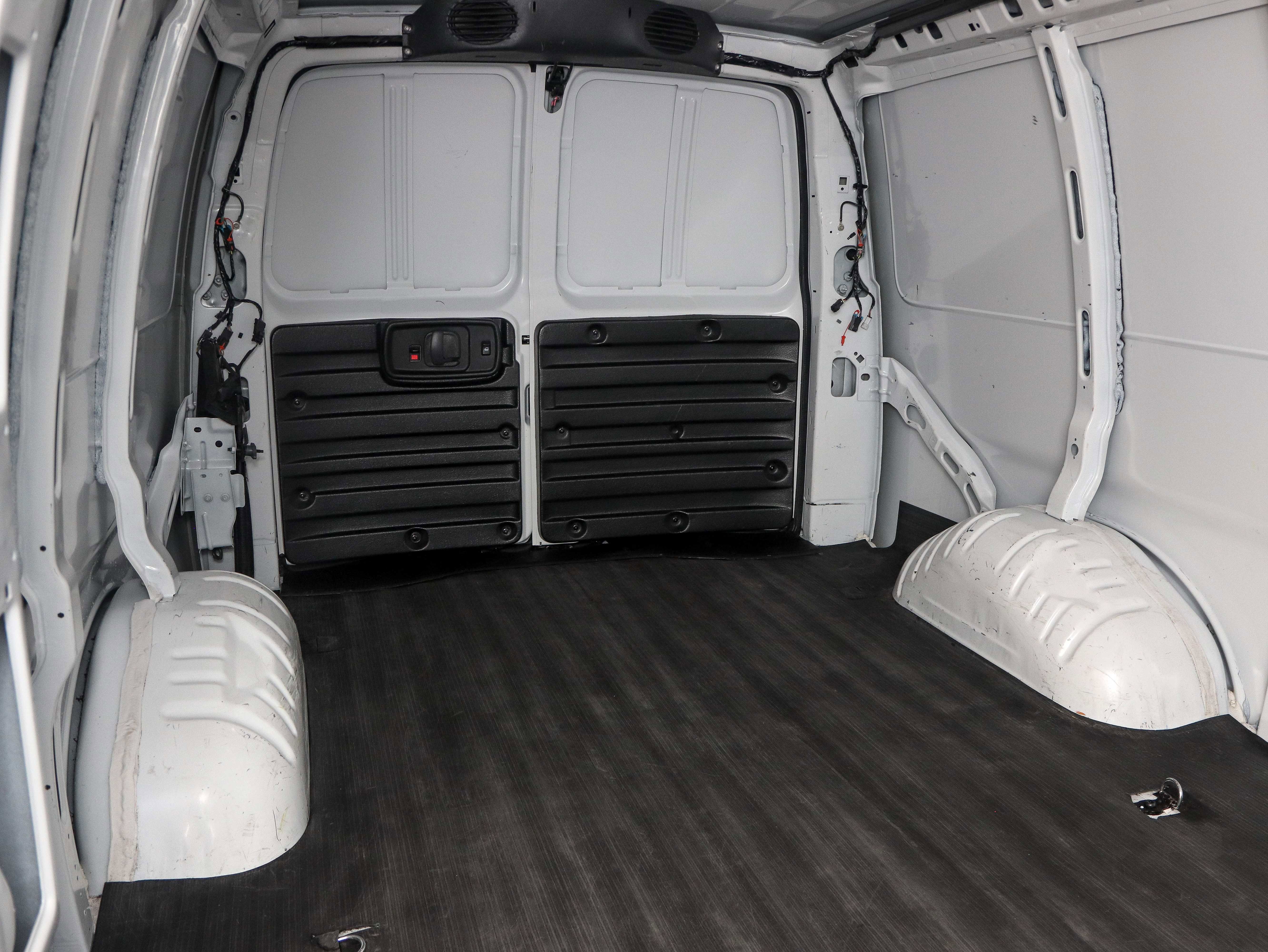 Used 2021 GMC Savana 2500 Extended w/ Driver Convenience Package image 14