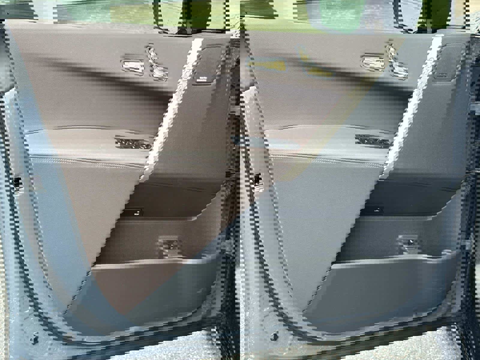 Certified 2025 BMW iX xDrive50 image 19