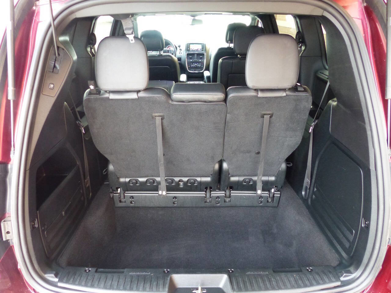 Used 2017 Dodge Grand Caravan SXT w/ Driver Convenience Group image 43