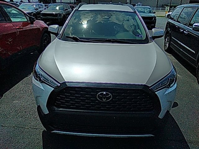 Used 2023 Toyota Corolla Cross LE w/ Black Badges Package (TMS) FWD image 2