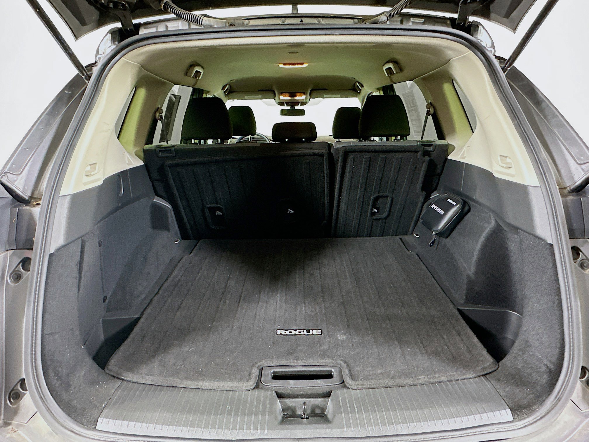 Used 2023 Nissan Rogue SV FWD image 29