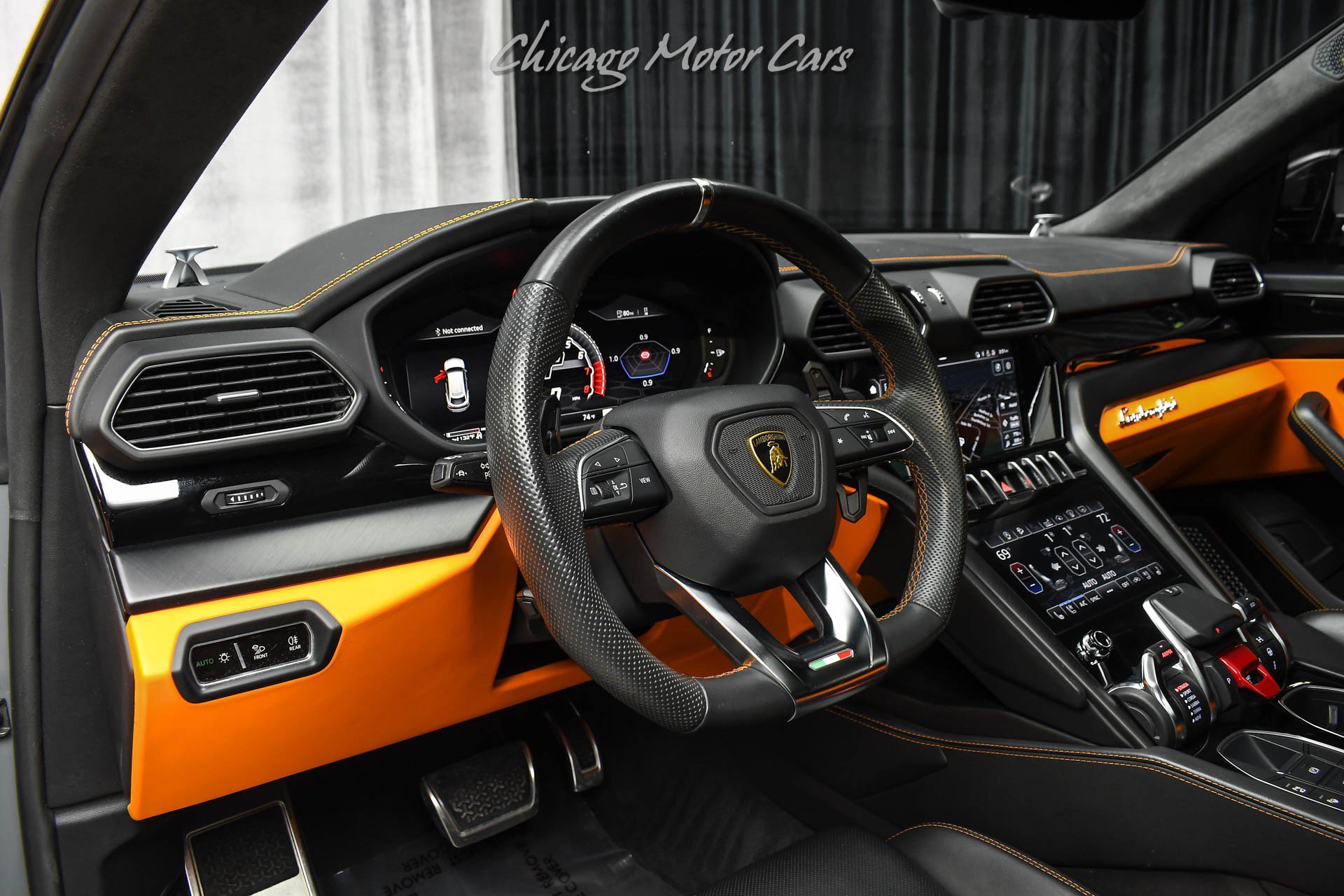 Used 2021 Lamborghini Urus AWD/4WD image 8