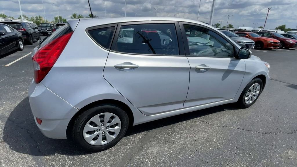 Used 2016 Hyundai Accent SE FWD image 2