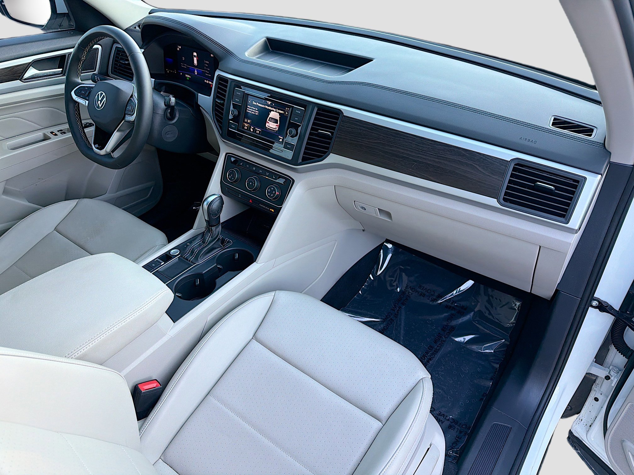 Used 2023 Volkswagen Atlas SE image 13