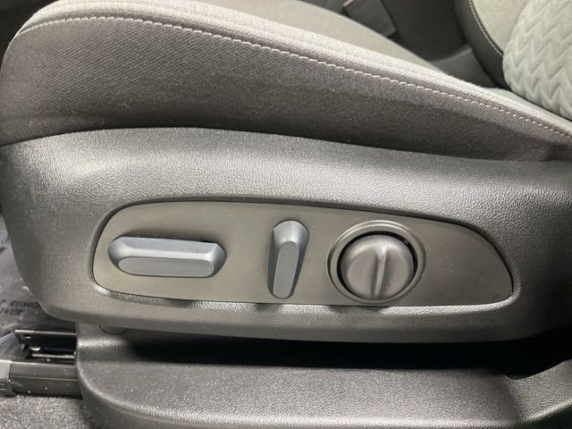 Used 2023 Chevrolet Equinox LS w/ LS Convenience Package image 12