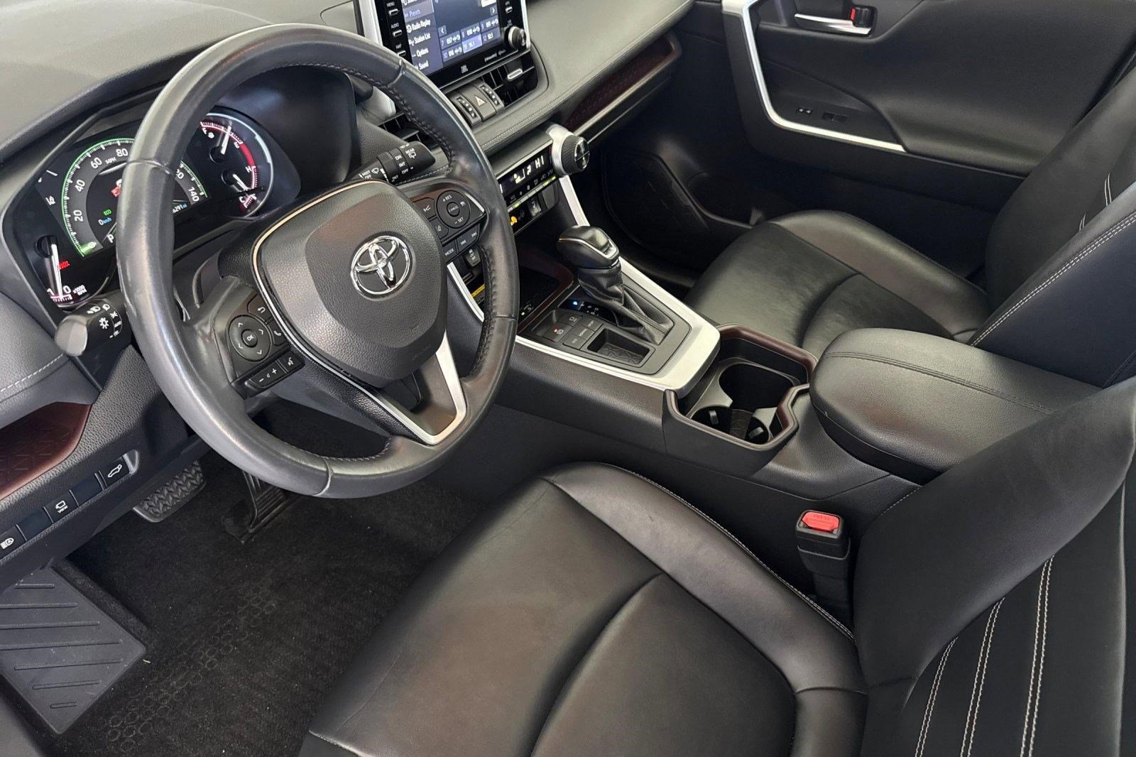 Certified 2019 Toyota RAV4 Limited w/ Advanced Technology Package FWD image 4