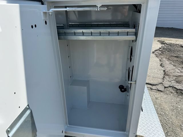 New 2027 Ford E-350 and Econoline 350 Super Duty w/ Interior Upgrade Package RWD image 7
