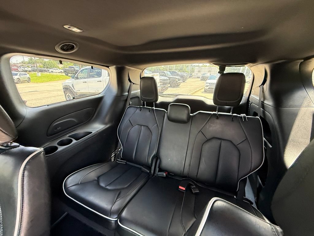 Used 2025 Chrysler Pacifica Limited FWD image 25