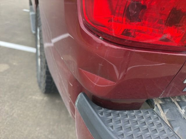 Used 2017 Nissan Titan SV AWD/4WD image 7