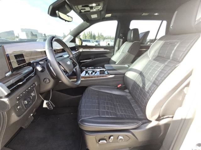 Used 2025 Cadillac Escalade Sport Platinum image 4
