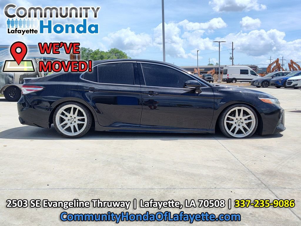 Used 2020 Toyota Camry XSE FWD image 11