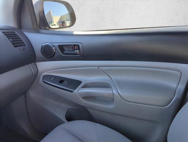 Used 2014 Toyota Tacoma 2WD Access Cab w/ Convenience Package image 18