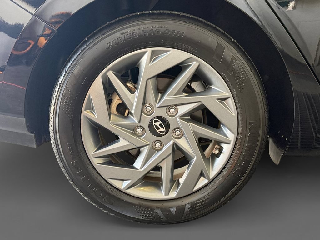 Used 2024 Hyundai Elantra SEL FWD image 9