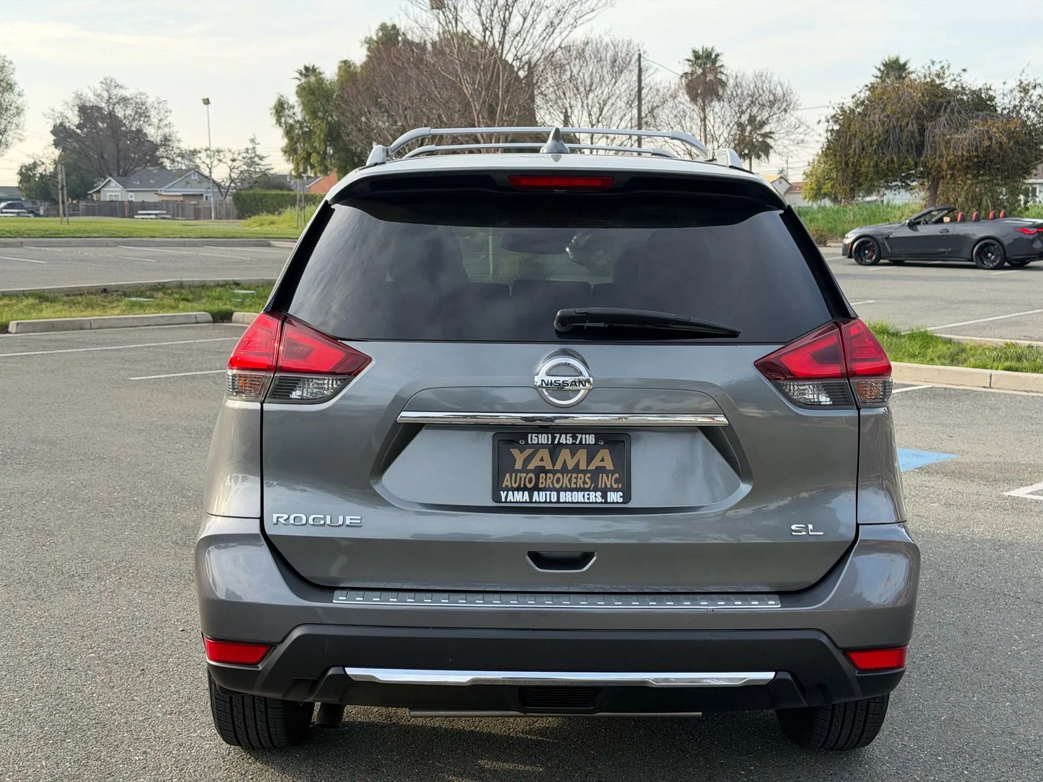 Used 2017 Nissan Rogue SL w/ SL Premium Package image 4