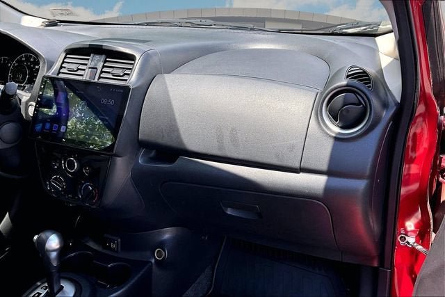 Used 2017 Nissan Versa Note FWD image 16