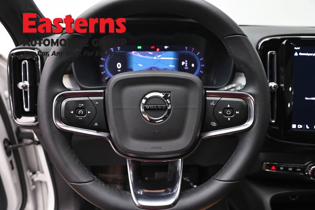 Used 2023 Volvo XC40 B5 Core AWD/4WD image 10