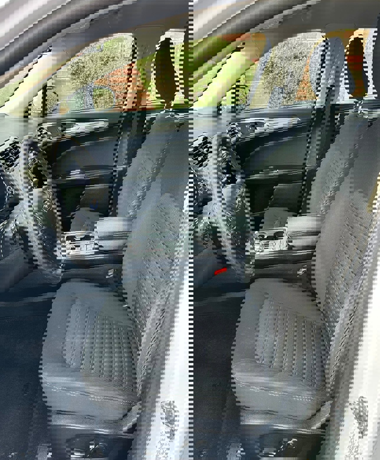 Used 2020 Ford Fusion SE image 5